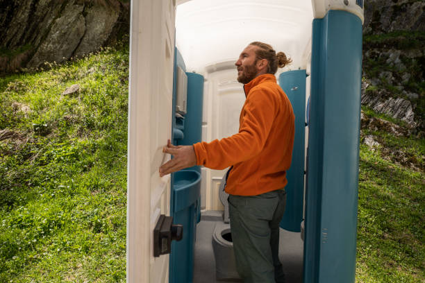 Best Portable bathroom rental  in Shawano, WI