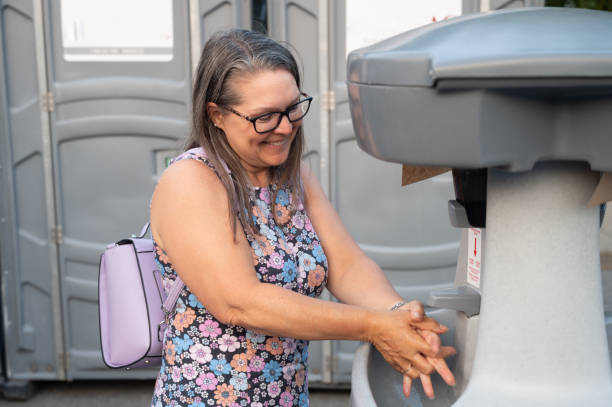 Best Luxury portable toilet rental  in Shawano, WI
